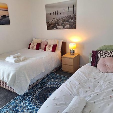 12 Cornwallis Lodge Family Room 1 Stoke-on-Trent Екстериор снимка