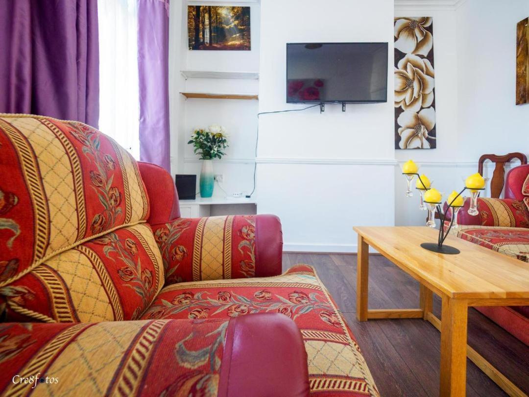 12 Cornwallis Lodge Family Room 1 Stoke-on-Trent Екстериор снимка