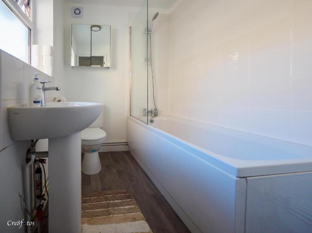 12 Cornwallis Lodge Family Room 1 Stoke-on-Trent Екстериор снимка