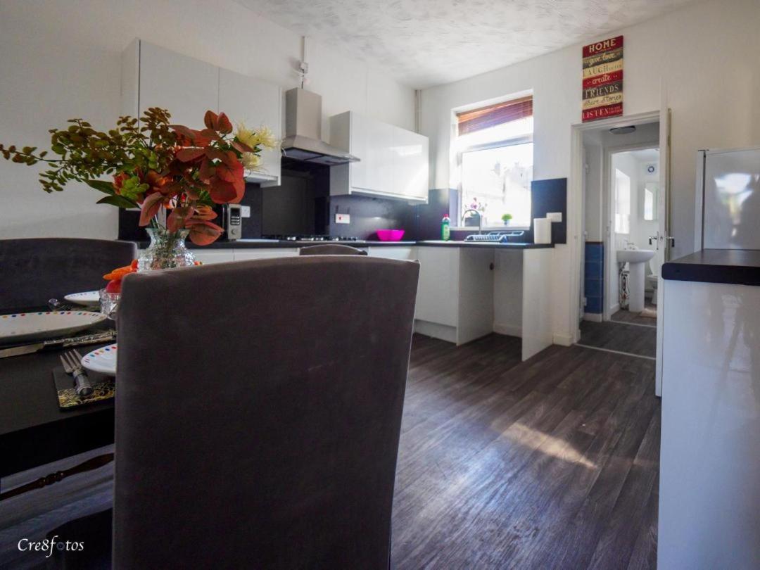 12 Cornwallis Lodge Family Room 1 Stoke-on-Trent Екстериор снимка