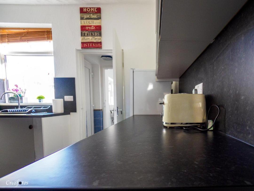 12 Cornwallis Lodge Family Room 1 Stoke-on-Trent Екстериор снимка