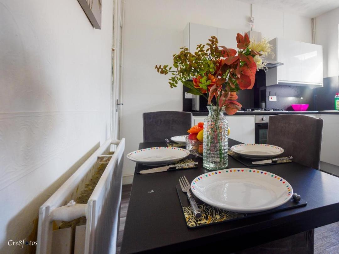 12 Cornwallis Lodge Family Room 1 Stoke-on-Trent Екстериор снимка