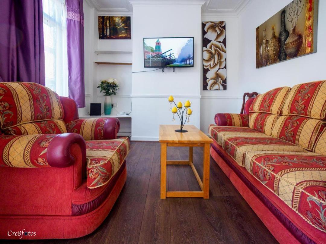 12 Cornwallis Lodge Family Room 1 Stoke-on-Trent Екстериор снимка