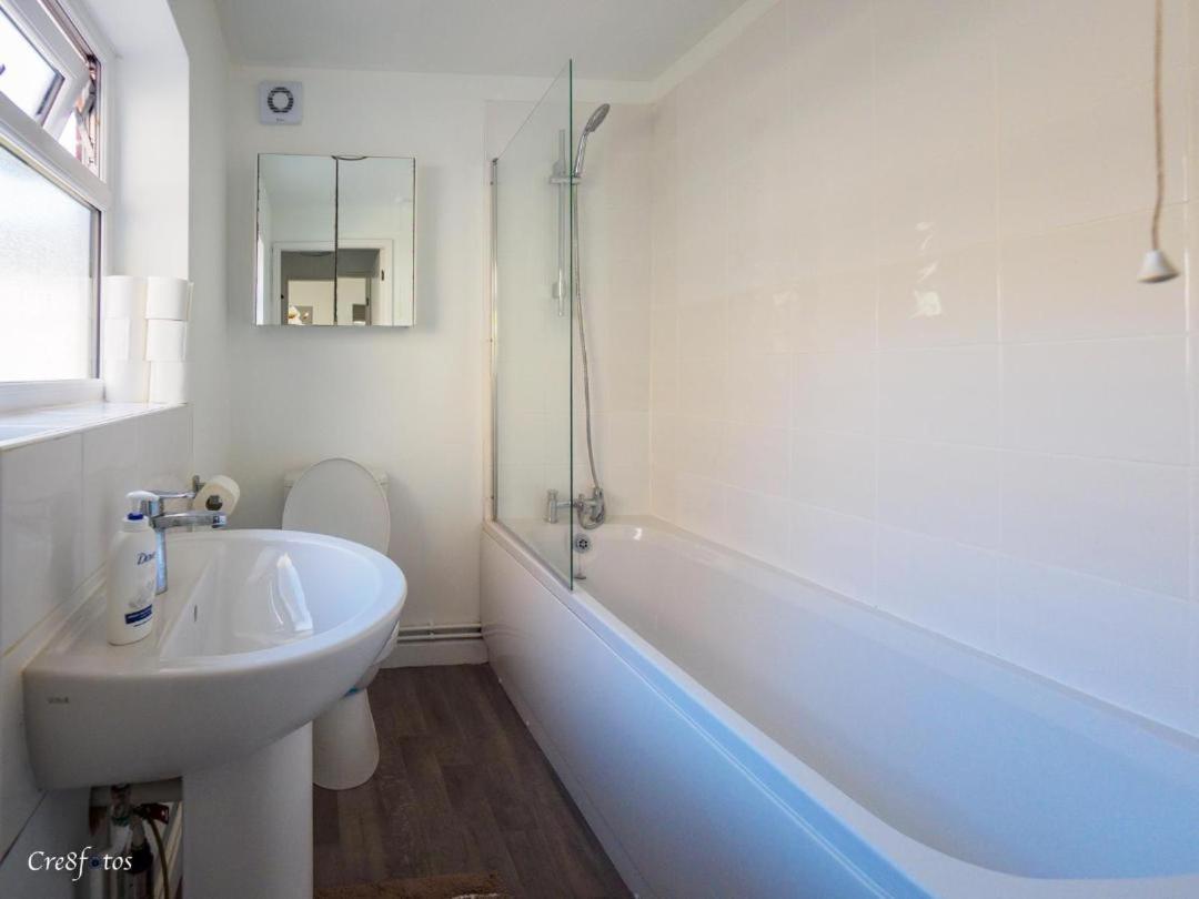 12 Cornwallis Lodge Family Room 1 Stoke-on-Trent Екстериор снимка