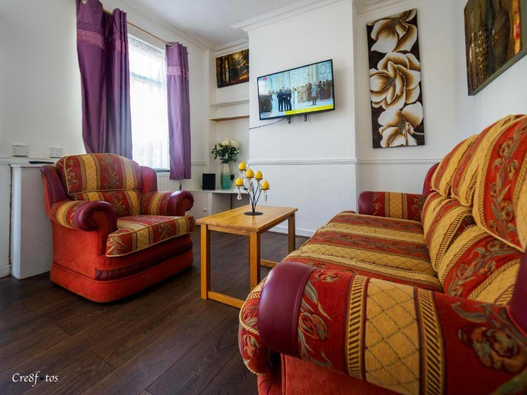 12 Cornwallis Lodge Family Room 1 Stoke-on-Trent Екстериор снимка