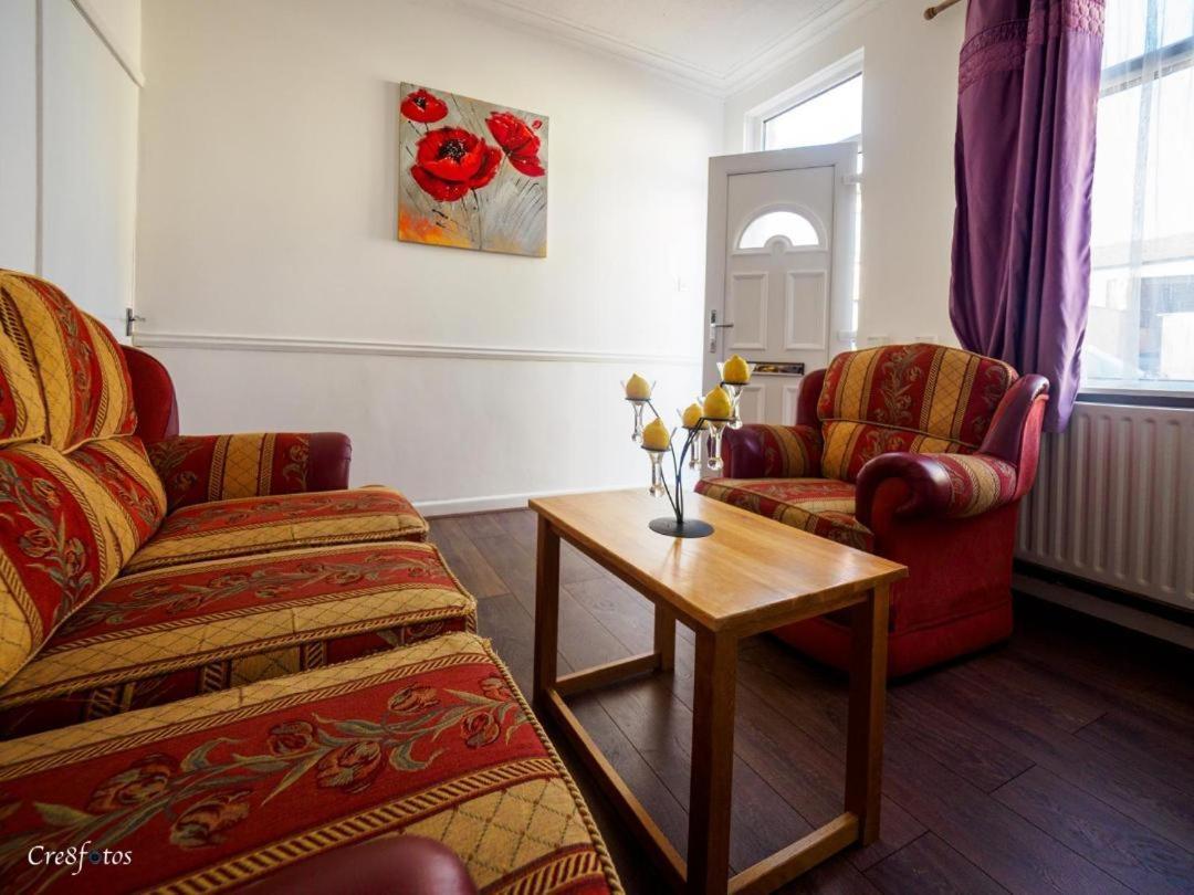 12 Cornwallis Lodge Family Room 1 Stoke-on-Trent Екстериор снимка